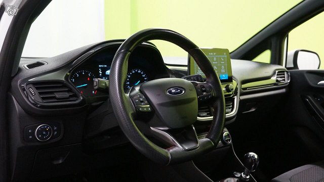 Ford Fiesta Van 8