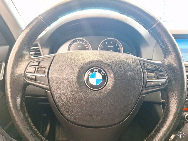 BMW 528 23