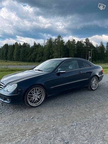 Mercedes-Benz CLK 320 2