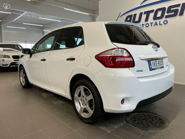 Toyota Auris 8