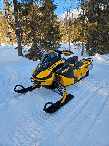 Ski-doo MXZ X-RS 600 E-Tec Comp. varusteineen, kuva 1