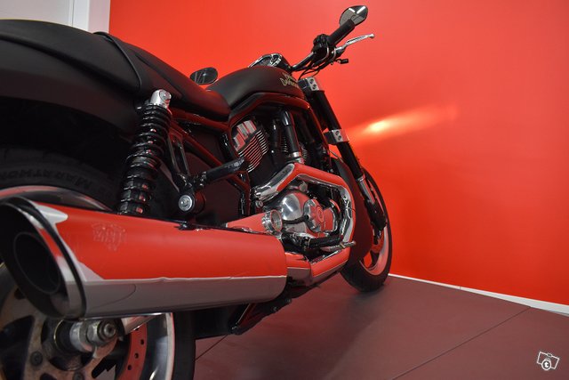 Harley-Davidson VRSC 18