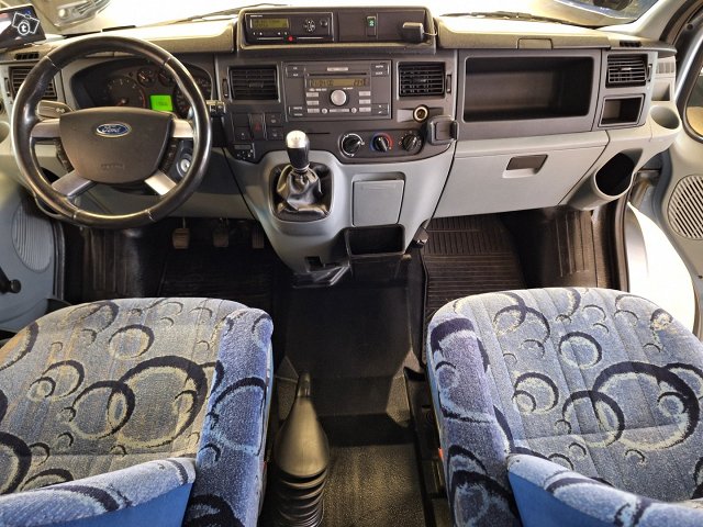 Ford Transit 9