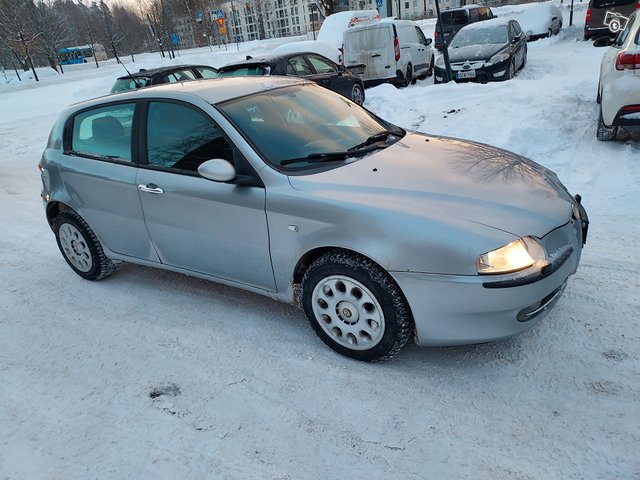 Alfa Romeo 147 3