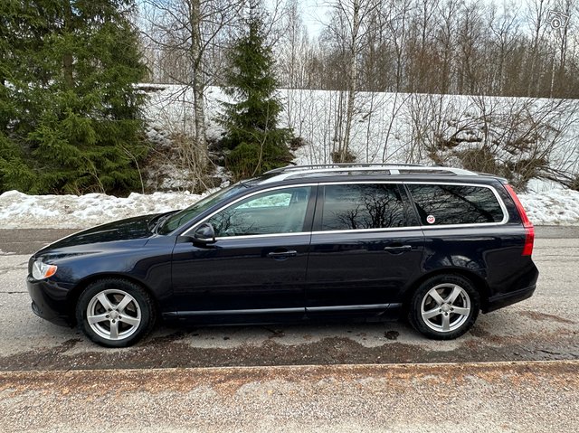 Volvo V70 3