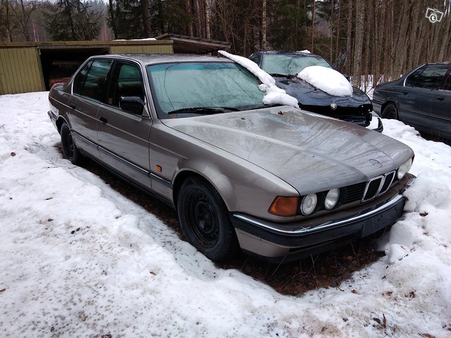 BMW 7-sarja 1