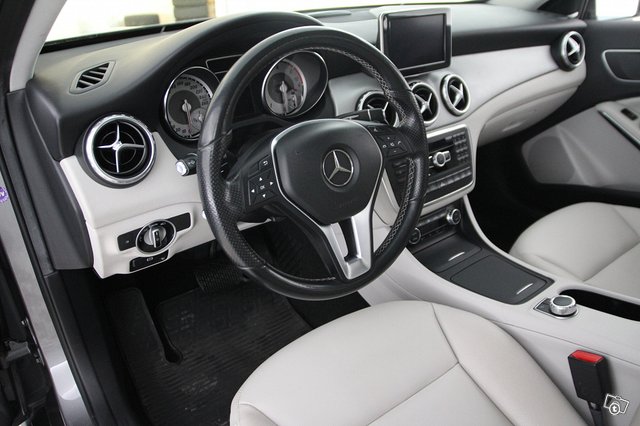 Mercedes-Benz GLA 9
