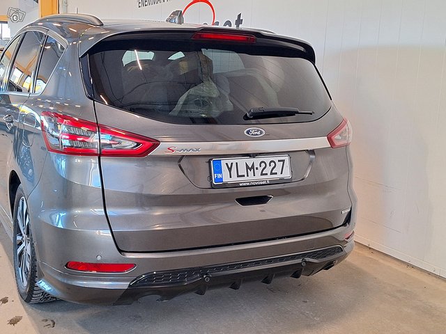 Ford S-MAX 5