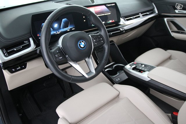 BMW IX1 8