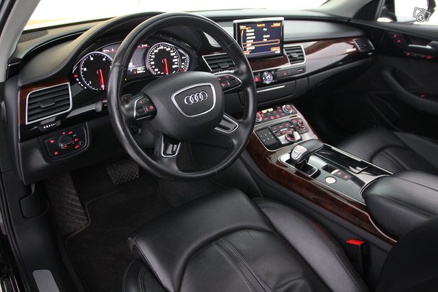 Audi A8 10