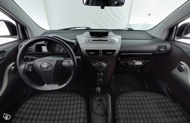 Toyota Iq 8