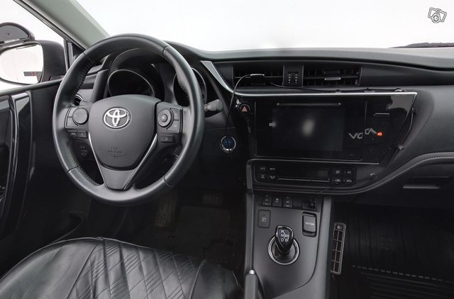 Toyota Auris 4