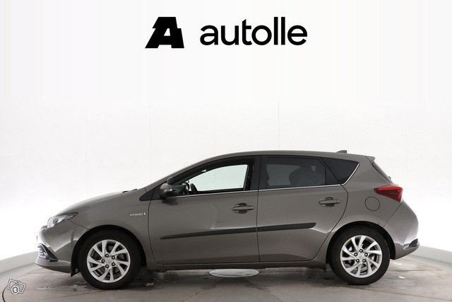 Toyota Auris 13