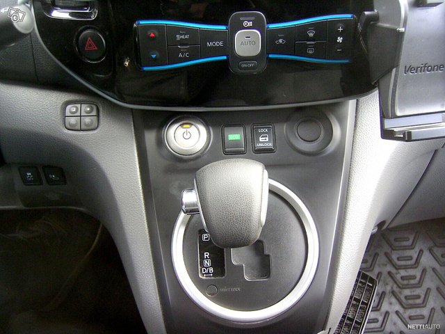 Nissan E-NV200 11