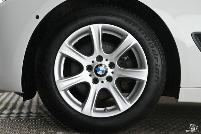 BMW 320 Gran Turismo 13