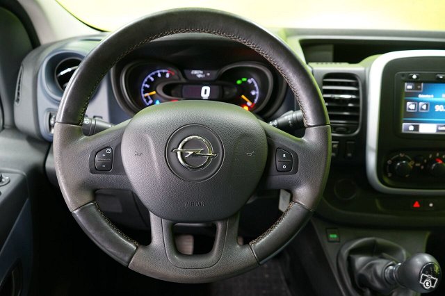 Opel Vivaro 11