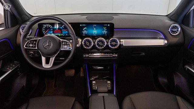 Mercedes-Benz EQB 4