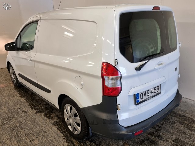 Ford Transit Courier 4