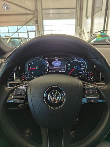 Volkswagen Touareg 4