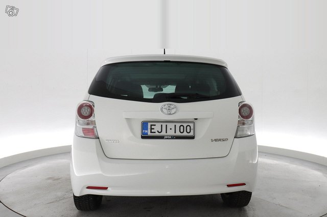 Toyota Verso 21