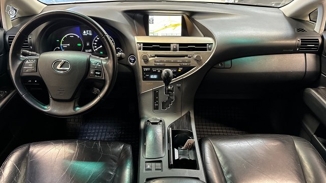 Lexus RX 9