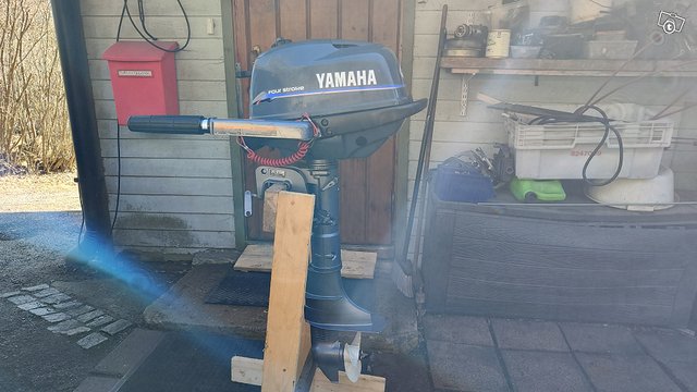 Yamaha F4 lyhytriki vm.2001 2