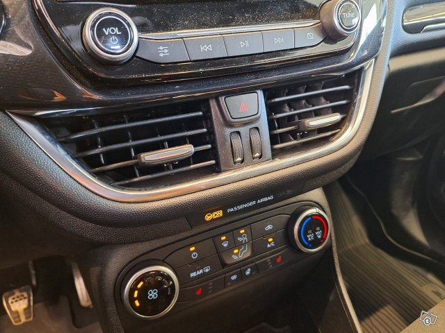 Ford Fiesta 24