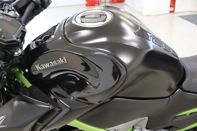 Kawasaki Z900 17