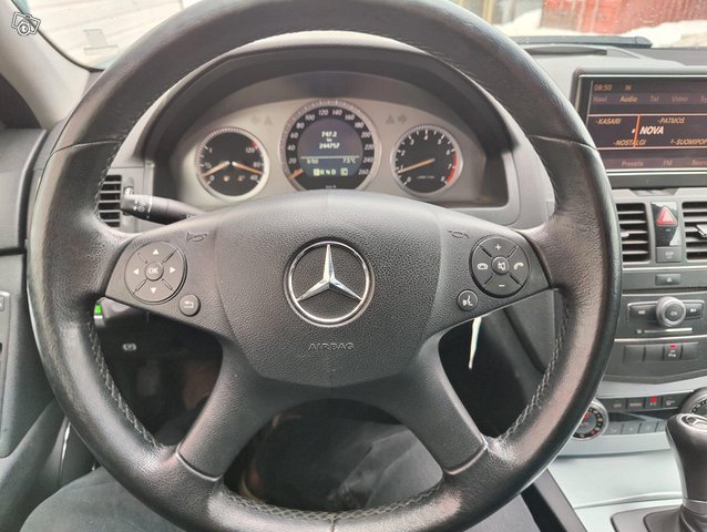 Mercedes-Benz C 200 16