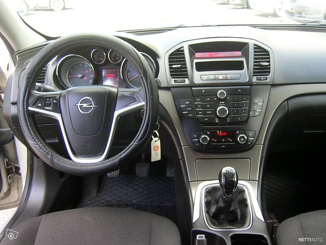 Opel Insignia 8