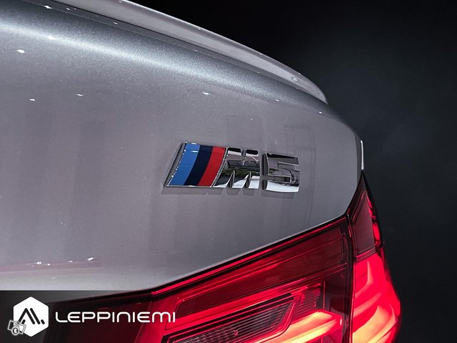 BMW M5 9