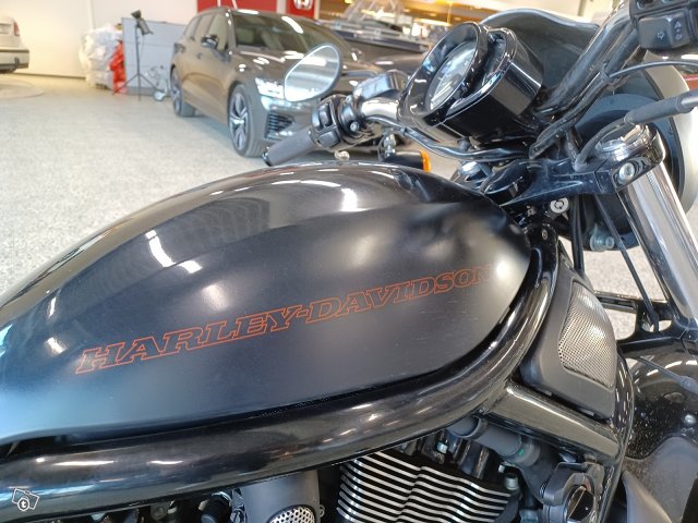Harley-Davidson VRSCDX 8