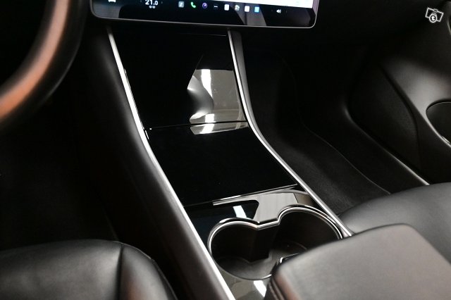 Tesla Model 3 24