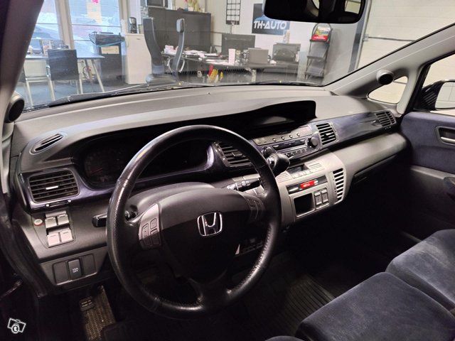 Honda FR-V 12