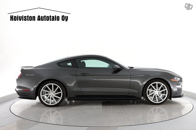 Ford Mustang 13