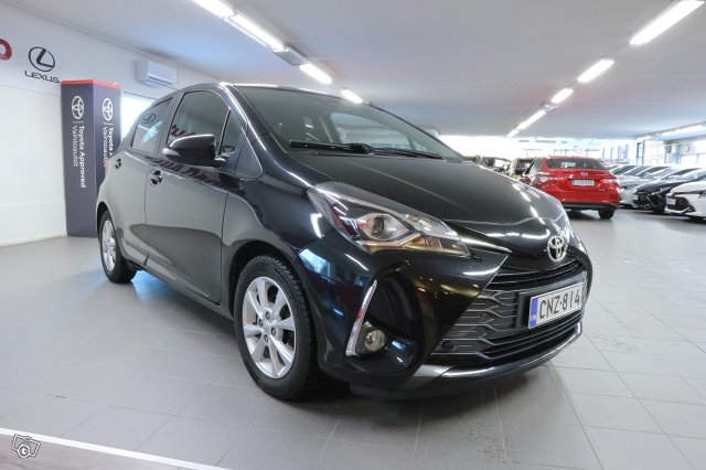 TOYOTA YARIS 3