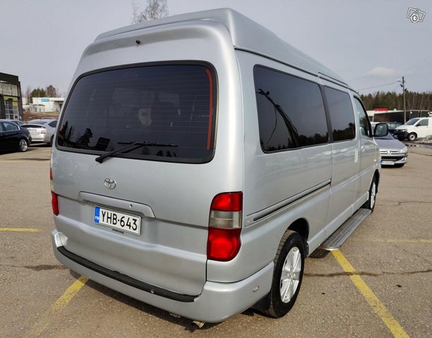 Toyota Hiace 8