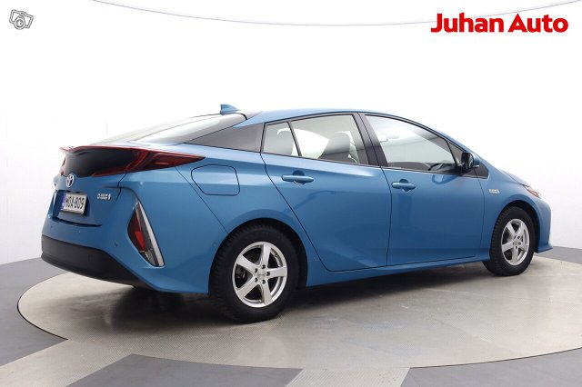 TOYOTA PRIUS PLUG-IN 2