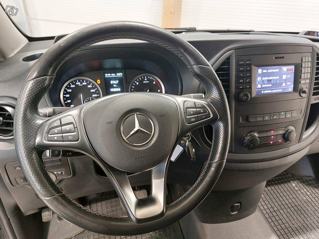 Mercedes-Benz Vito 10