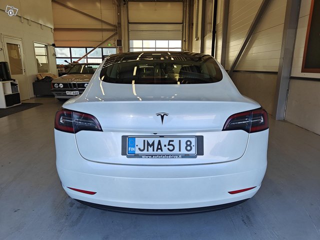 Tesla Model 3 10