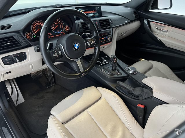BMW 330 17
