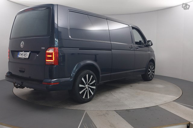 VOLKSWAGEN Transporter 8