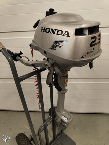 Honda BF 2,3D perämoottori 2