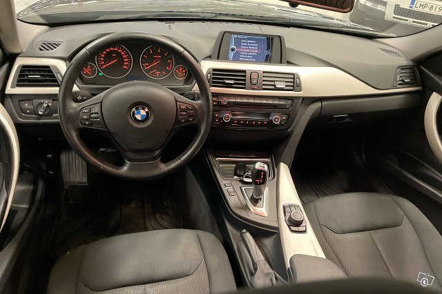 BMW 320 8