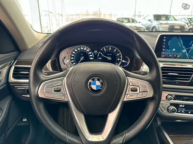 BMW 750 15