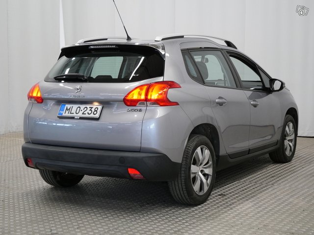 Peugeot 2008 8