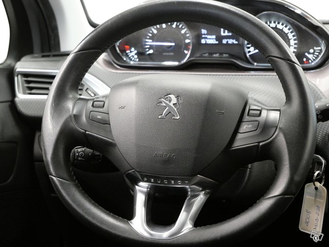 Peugeot 2008 16