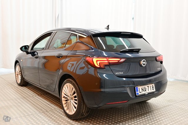 Opel Astra 9