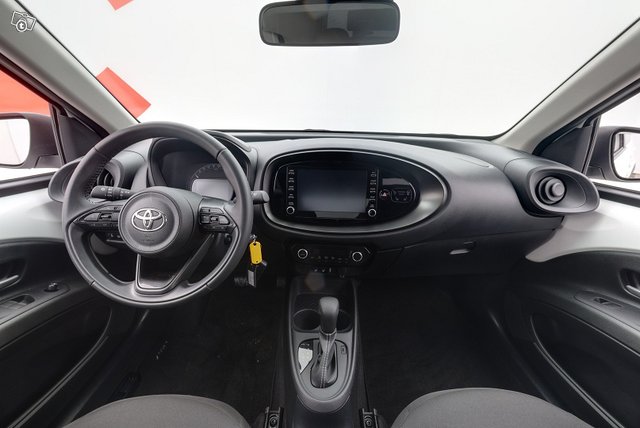 Toyota Aygo X 9