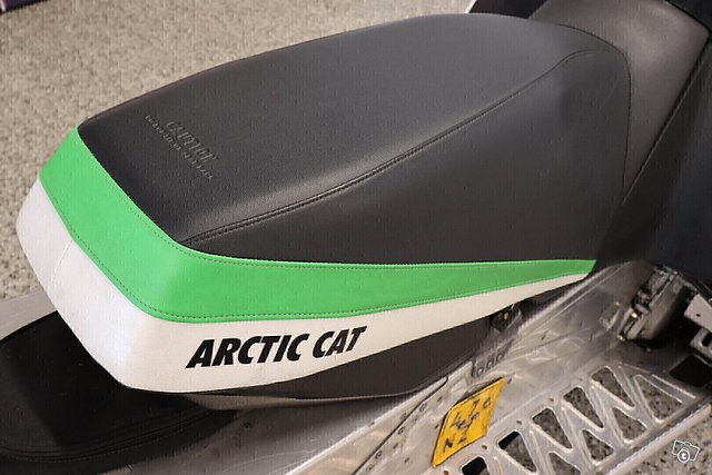 Arctic Cat M-SARJA 16